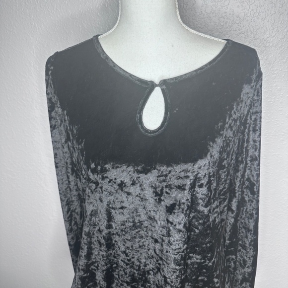 DG2 Diane Gilman Large Black Velvet top - Picture 3 of 9